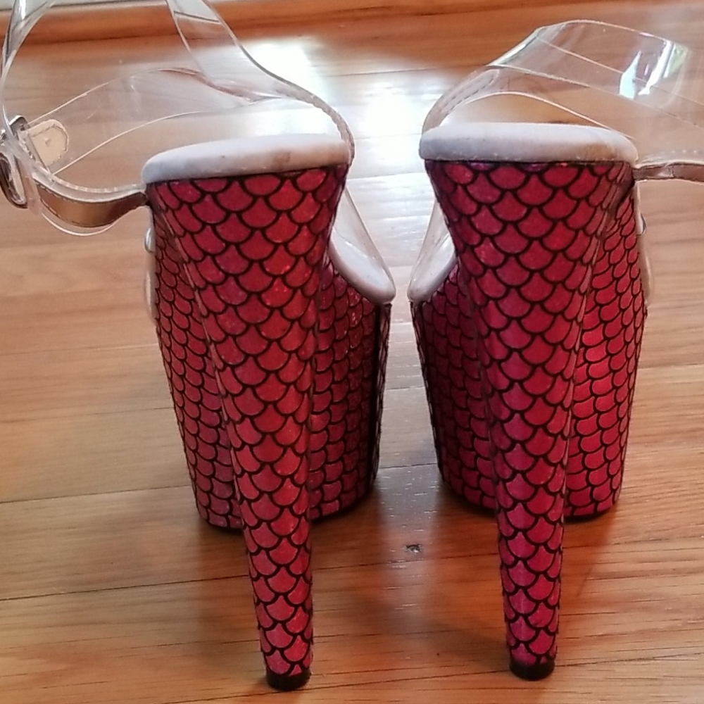 Heels - Picture 3 of 3